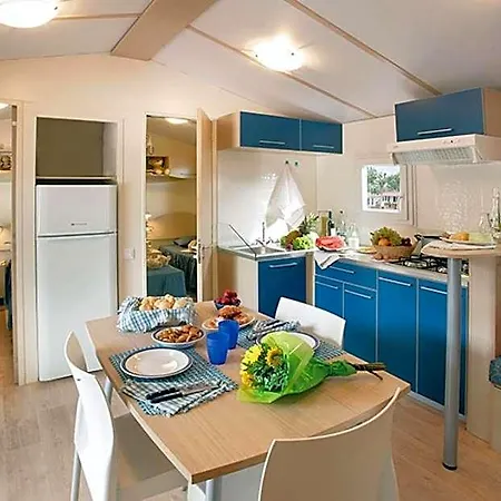 Villaggio Adria Szálloda *
